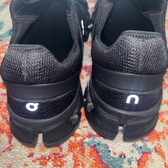On Running Cloudswift Men's Athletic Shoes in Black - Picture 10 of 10